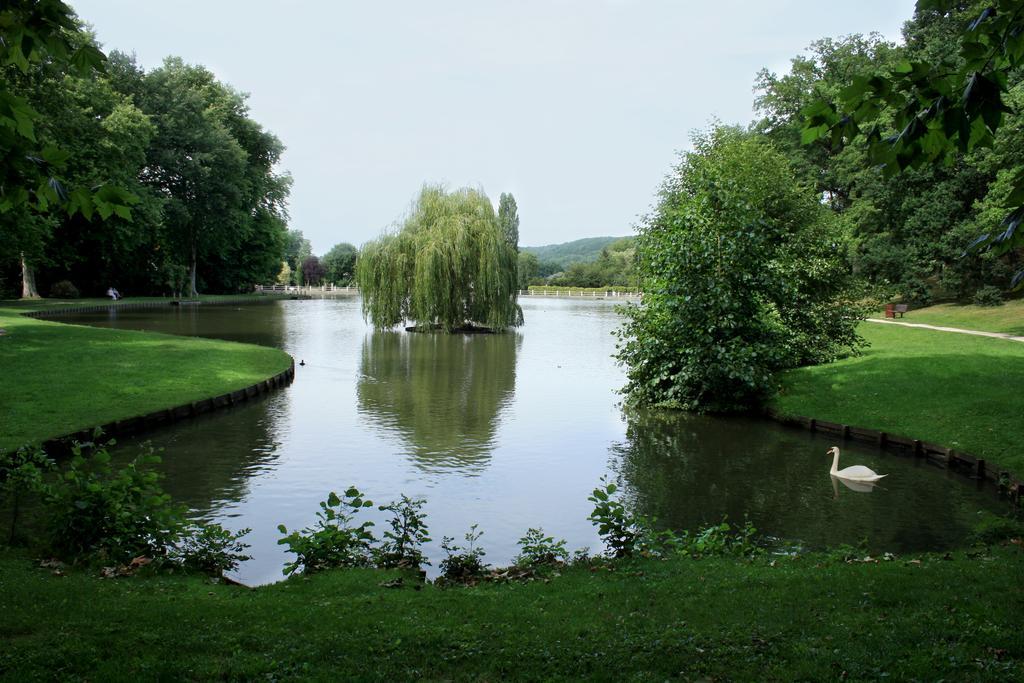 Au Bord Du Lac Otel Saint-Rémy-lès-Chevreuse Dış mekan fotoğraf